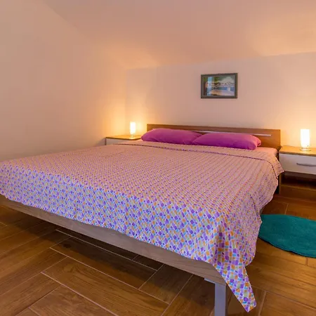 Jasminka Loncaric Apartment Crikvenica