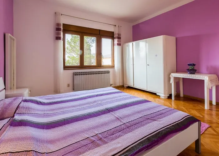 Jasminka Loncaric * Crikvenica